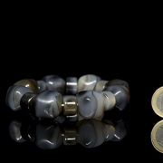 Pulsera de dieciséis cuentas de ágata, dinastía Liao