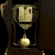 Reloj de Consola Estilo Luis XV con pedestal, Lauris (Calibre 141-030), 1981