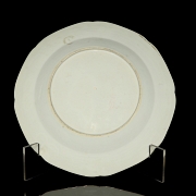 Imari-style porcelain dish ‘Auspicious Emblems’, Qing dynasty - 4
