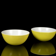 Pair of cups with lemon yellow enamel, marked Yongzheng