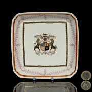 Plato cuadrado de porcelana