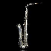 Saxofón alto, marca Conn, ca 1920