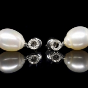 Pendientes oro amarillo de 18k con perla australiana y diamantes