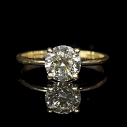 Anillo solitario en oro amarillo con diamante Fancy, 1.52 ct, certificado IGI