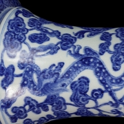 Jarrón de porcelana 