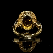 Anillo en oro amarillo de 18k con citrino y diamantes