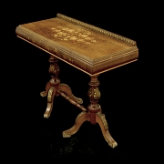 Consola de madera de nogal y marquetería, s.XIX