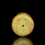 Figura de jade amarillo