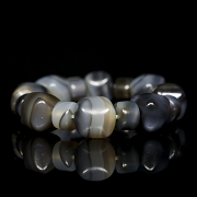 Pulsera de dieciséis cuentas de ágata, dinastía Liao