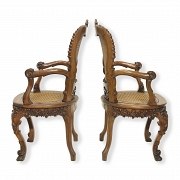 两把路易十五风格的藤编扶手椅，19世纪