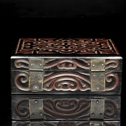 Lacquered wooden box ‘‘Scrolls’’, with Qianlong seal - 3