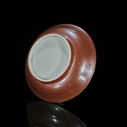 Pareja de platos de porcelana esmaltada, dinastía Ming