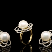 Conjunto en oro amarillo de 18K con perlas y diamantes