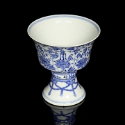 Pequeña copa de porcelana esmaltada