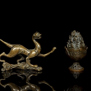 Dos piezas de bronce, Asia, s.XX