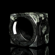 Green jade carving “Cong,” Shang dynasty
