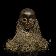 Máscara ritual con barba, Lega, R.D. del Congo, s.XX