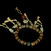 Mala de madera de Chenxiamu y jade tallado, dinastía Qing