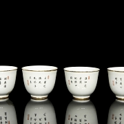 Ocho tazas de porcelana 