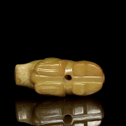 Figura de jade amarillo 