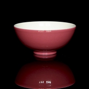 Pequeña taza de porcelana esmaltada