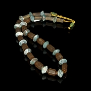 Collar de cuarenta y un cuentas de ágata, dinastía Liao