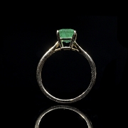 Yellow gold ring with emerald - 4