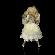 Muñeca rubia de porcelana, Europa, ca. 1885-1895
