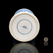 Jarrón de porcelana azul y blanco 