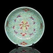 Tres platos de porcelana esmaltada