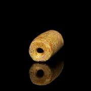 Colgante tubular de jade, cultura Hongshan