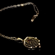 Collar oro amarillo con perlas y rubíes, estilo Art Nouveau