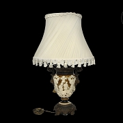 Lámpara de sobremesa de porcelana y bronce 