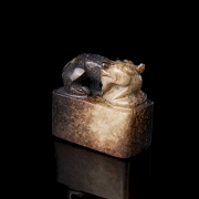 Two-coloured carved jade seal ‘Beast’, Ming dynasty