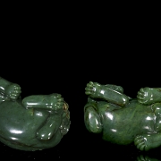 Pareja de figuras de jade verde espinaca 