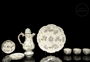 Enamelled ceramic coffee set and tray (19th century)