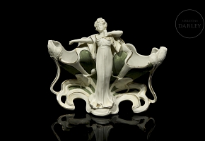 Pequeño centro de mesa estilo Art Nouveau 