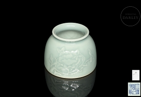 Celadon porcelain vessel ‘Peony’, Qing dynasty, with Yongzheng seal