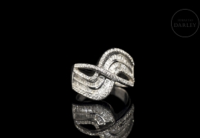 Anillo de oro blanco de 18 kt con diamantes