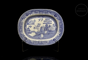 塞缪尔·巴克父子公司出品的柳树纹托盘，19世纪