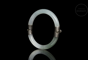 Jade bracelet with metal clasp, Qing dynasty