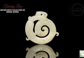 Carved white jade pendant “Dragon,” Han dynasty