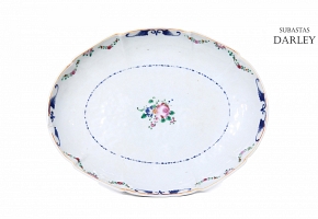 Enameled porcelain dish, 19th century