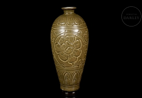Glazed ceramic meiping vase, ‘Nature’, Yaozhou kiln