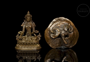 Pair of bronze figures, ‘Buddha and lingzhi’, Qing dynasty