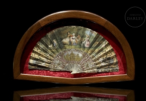 Abanico de nácar con escena romántica. s.XIX
