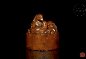 Carved wooden seal ‘Grifo’, Qing dynasty