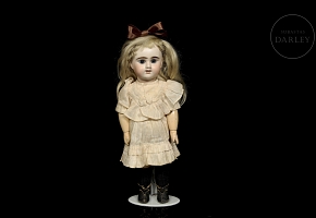 Muñeca de porcelana Etienne Denamur (Bébé E. D.), París, Francia, c. 1900