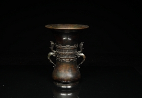 Jarrón ceremonial tipo Hu de bronce, s.XX