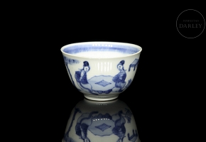 Taza de porcelana vidriada azul y blanco